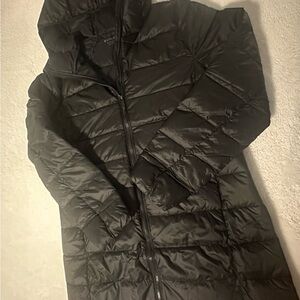 Athleta Women's Black Puffer Coat